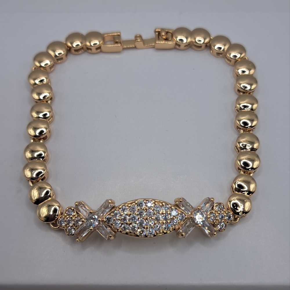 Elegant Gold Bracelet with CZ Accents